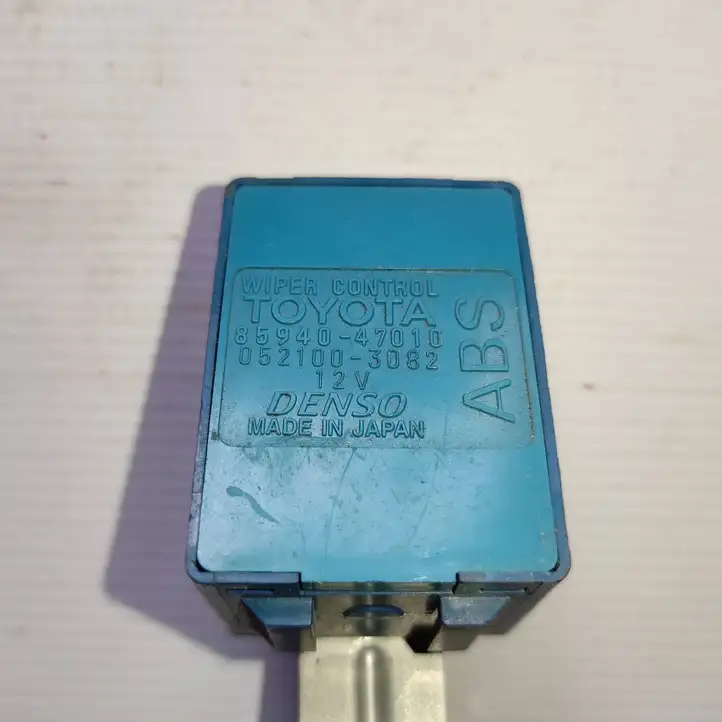 Toyota Prius (XW20) (2003 - 2009) 8594047010 Реле стеклоочистителей — фото 4
