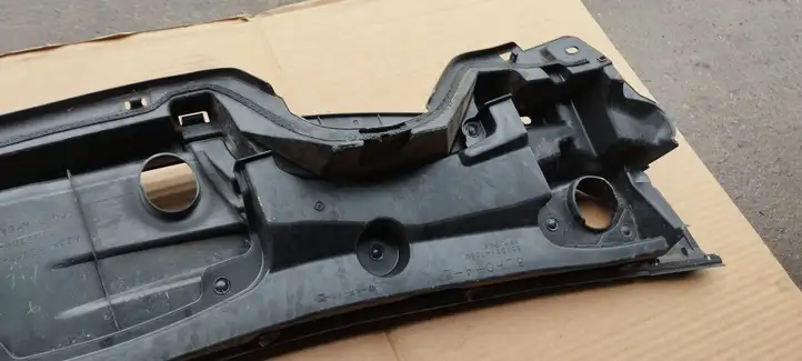 Toyota Prius (XW30) (2009 - 2015) 5575247050 Жабо стеклоочистителей — фото 3