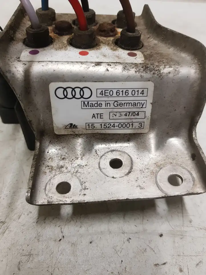 Audi A8 S8 D3 4E (2005 - 2007) 4E0616014 Блок управления подвеской — фото 3