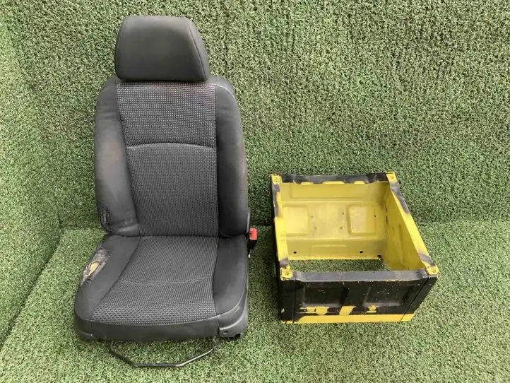 Mercedes-Benz Sprinter W906 (2006 - 2018) 9068600369 Переднее сиденье пассажира — фото 1