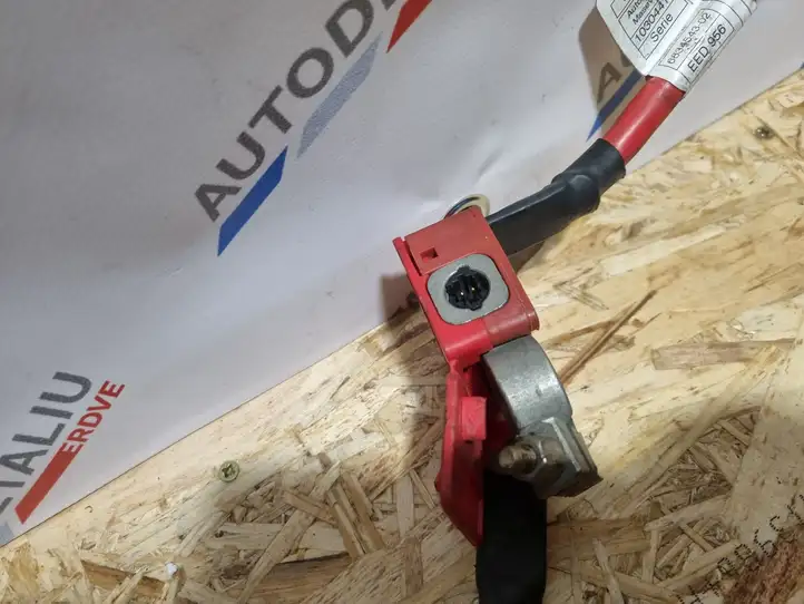 BMW 3 F30 F35 F31 (2012 - 2018) 6835243 Плюсовой провод аккумулятора — фото 3