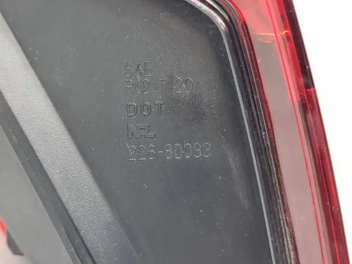 Nissan Rogue (2020 - ) 2268D033 Задний фонарь в крышке багажника — фото 5