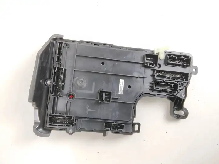 Tesla Model 3 (2017 - 2023) 156745502D Модуль комфорта — фото 2