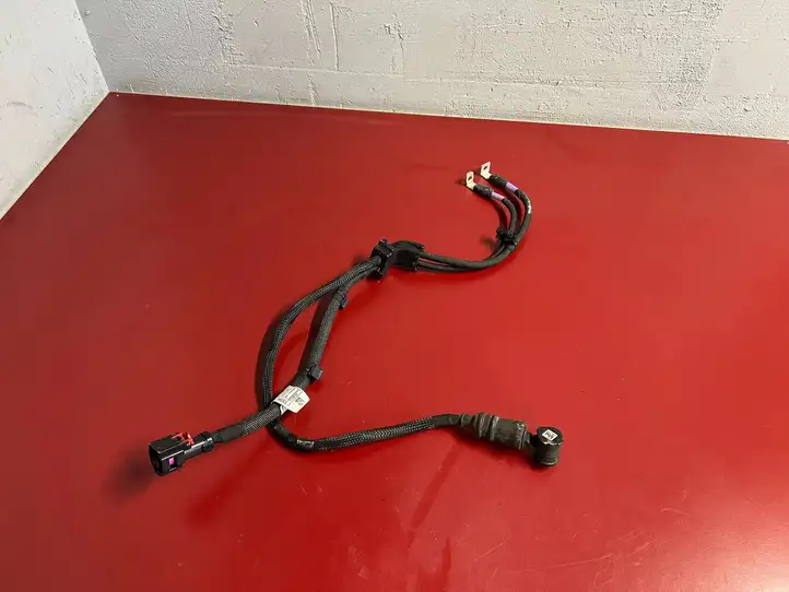 BMW X4 G02 (2018 - ) 9441935 Плюсовой провод аккумулятора — фото 1