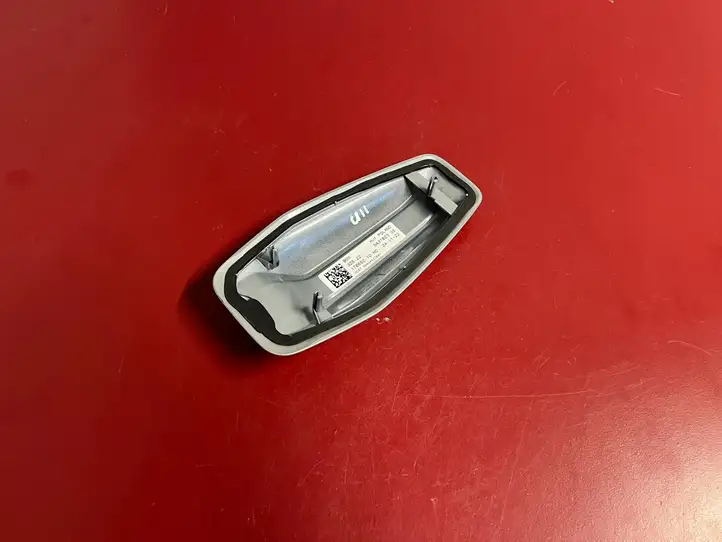 BMW X1 U11 (2022 - ) 5A37623 Крышка GPS-антенны — фото 2