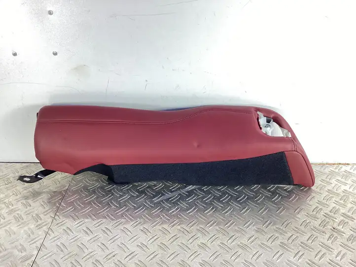 Lexus RC (2013 - 2018) 7273424010 Накладка ремня безопасности — фото 1