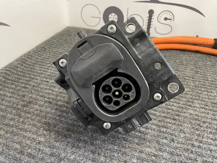 Audi e-tron (2018 - ) 4KR971093N Зарядный разъем электромобиля — фото 2