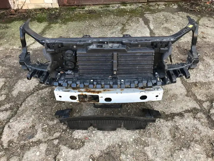 Land Rover Range Rover L405 (2012 - 2017) Кронштейн панели радиатора — фото 1