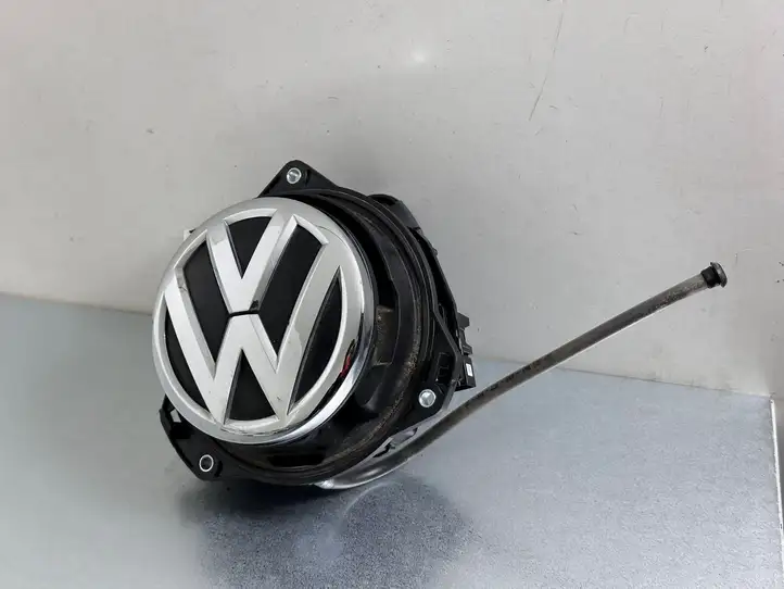 Volkswagen PASSAT B8 (2015 - ) 3G0827469CG Ручка багажника с камерой — фото 1