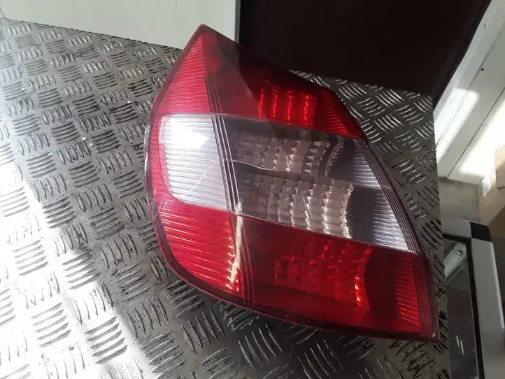 Renault Scenic II - Grand scenic II (2003 - 2006) 8200127704 Задний фонарь в кузове — фото 1