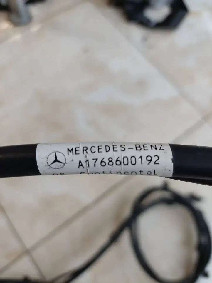 Mercedes-Benz CLA C117,X117,W117 (2013 - 2019) A1768600192 Шланг (шланги) оконной жидкости лобового стекла — фото 3