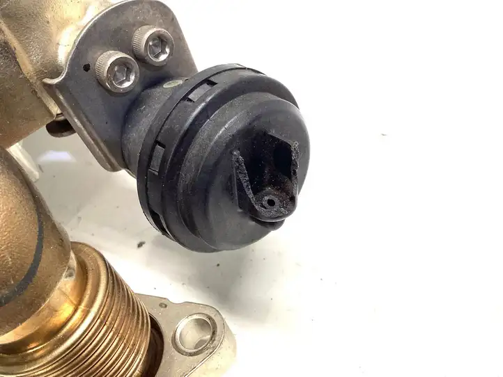 BMW 3 F30 F35 F31 (2012 - 2018) 8596444 Охладитель клапана EGR — фото 4