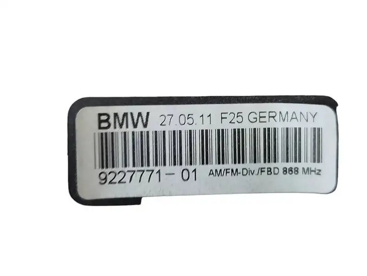 BMW X3 F25 (2010 - 2017) 50110106A00 Усилитель антенны — фото 3
