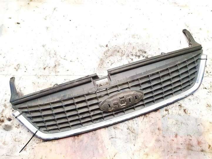 1s718200a Ford Mondeo MK IV Grotelės priekinės