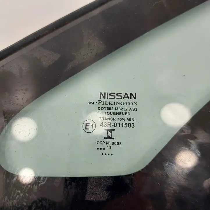 Nissan Leaf II (ZE1) (2017 - ) 768213NL0A Треугольное стекло кузова — фото 2