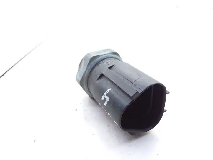Audi A3/S3 8L (2000 - 2003) 1J0959481A Датчик температуры охлаждающей жидкости — фото 3