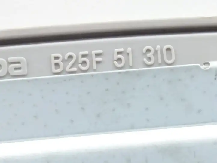 Mazda Premacy (1999 - 2005) B25F51310 Передняя подсветка — фото 4