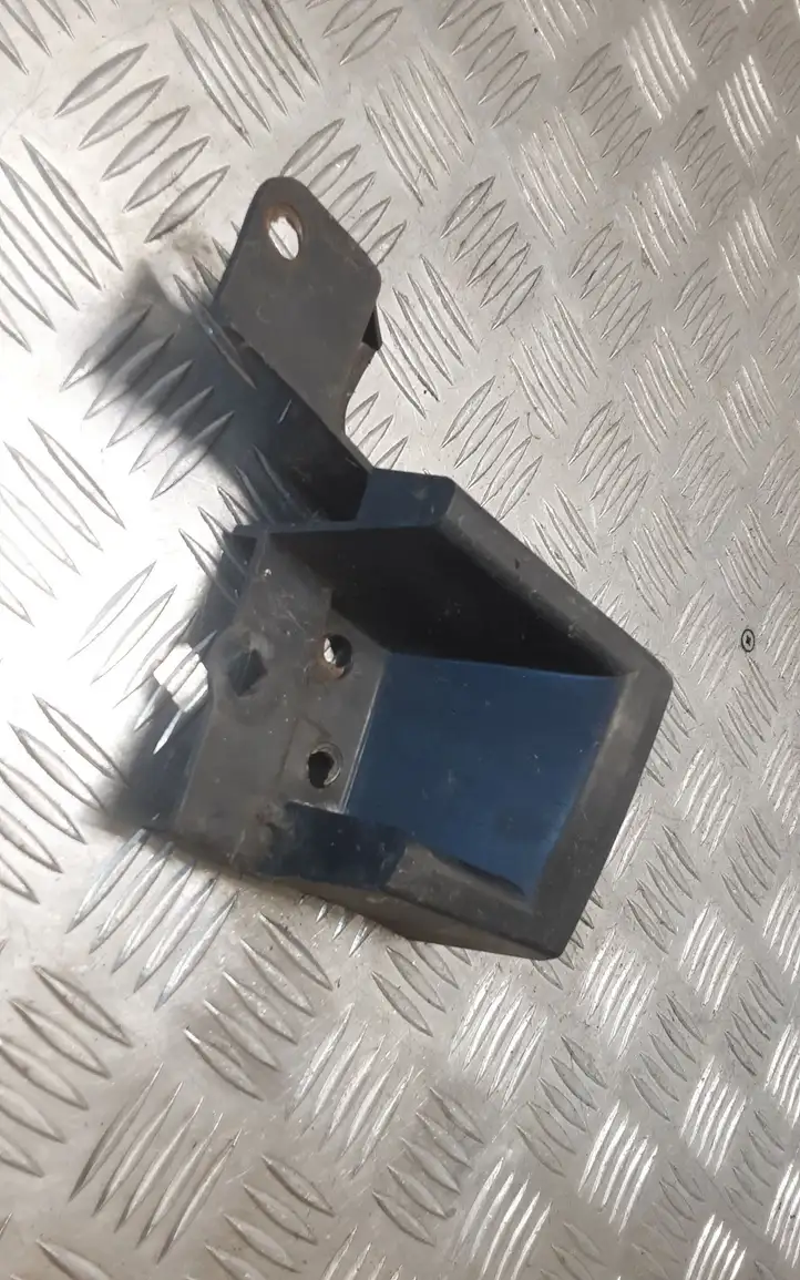 Land Rover Range Rover L322 (2005 - 2009) 7009234 Кронштейн заднего бампера — фото 1