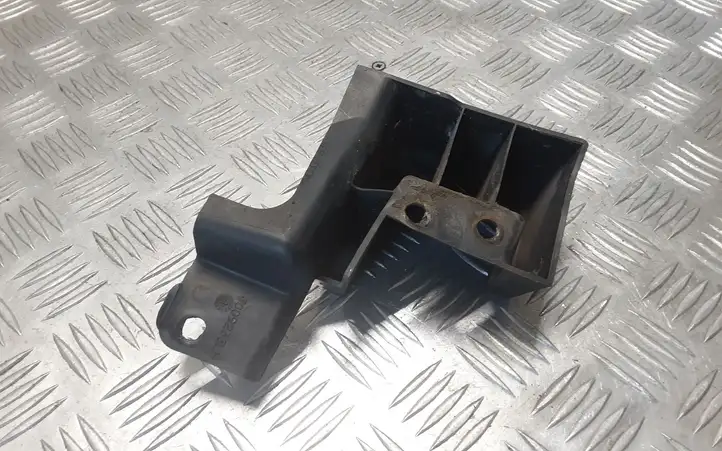 Land Rover Range Rover L322 (2005 - 2009) 7009233 Кронштейн заднего бампера — фото 4