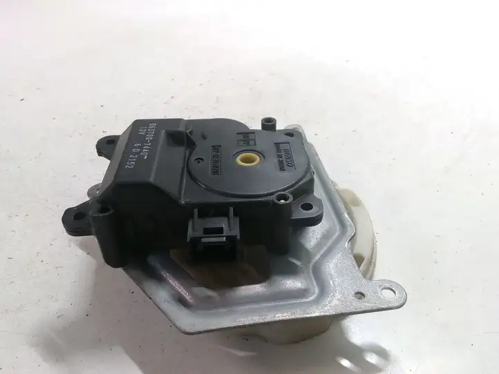 Toyota Corolla Verso E121 (2001 - 2004) 0637007440 Двигатель задвижки потока воздуха — фото 2