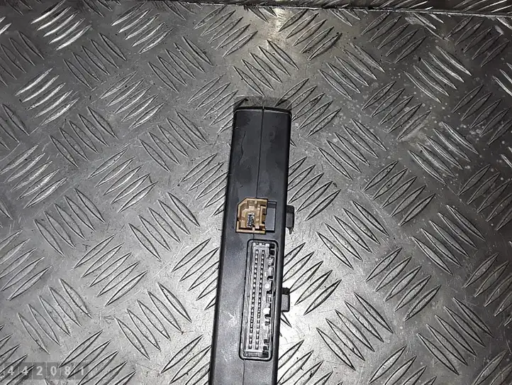 Renault Megane III (2009 - 2016) 282752028R Блок GSM — фото 3