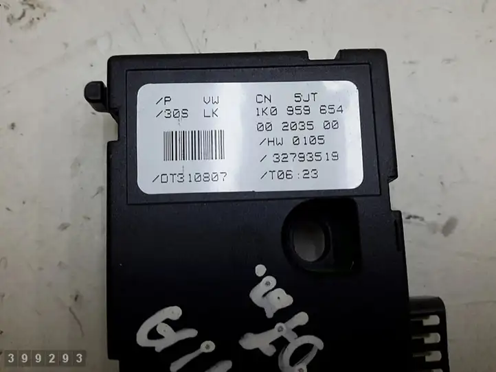 Skoda Octavia Mk2 (1Z) (2004 - 2013) 1k0959654 Датчик угла поворота руля — фото 8