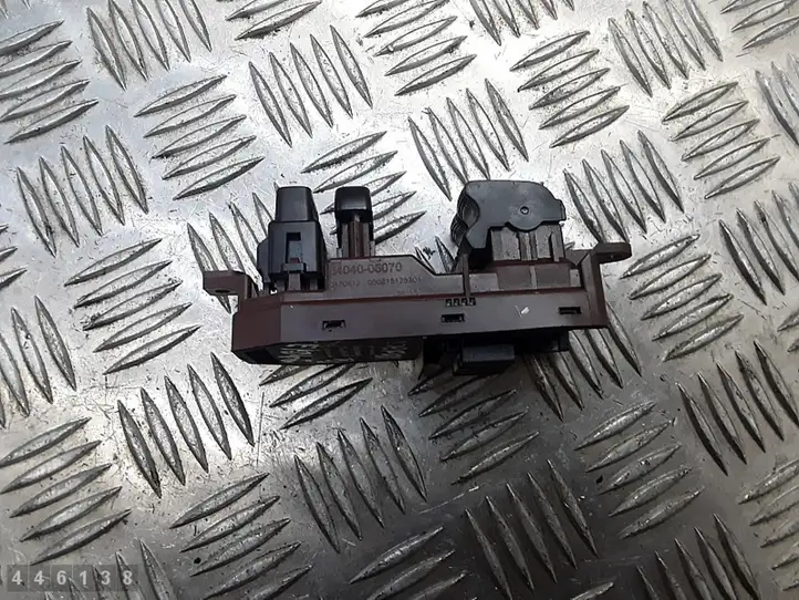 Toyota Avensis T270 (2012 - 2015) 8404005070 Кнопка стеклоподъемников — фото 3