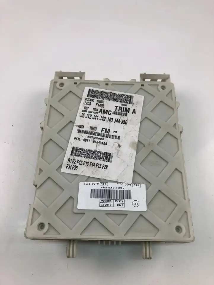 Ford Focus (2011 - 2015) AV6T9A340AAA Блок предохранителей (комплект) — фото 2