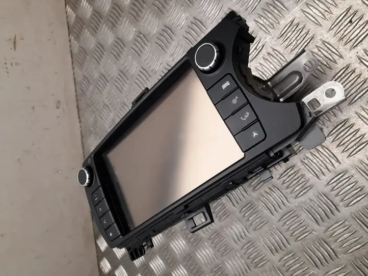 Toyota Yaris (2014 - 2019) 861400D280 Магнитола / мультимедийная система — фото 4