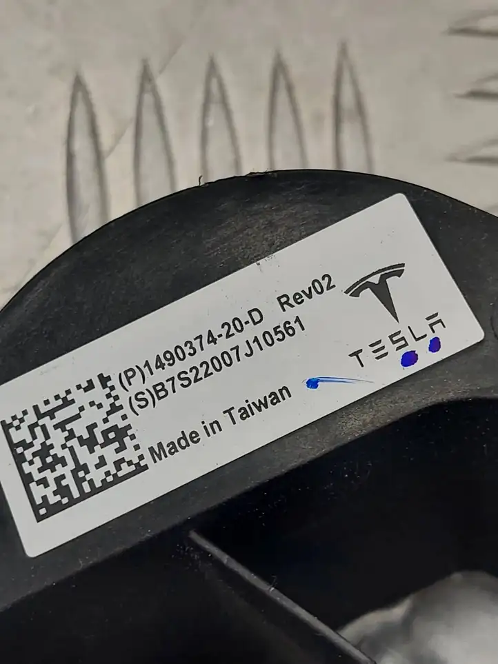 Tesla Model 3 (2017 - 2023) 149037420D Зарядный разъем электромобиля — фото 7