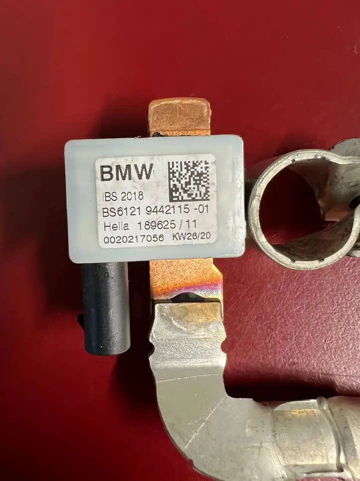 BMW X7 G07 (2018 - ) 9442115 Минусовой провод аккумулятора — фото 3