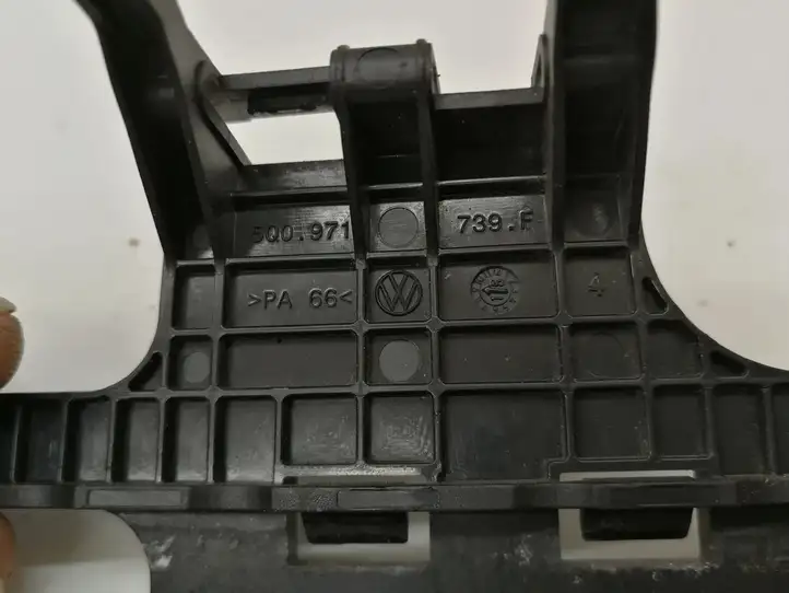 Volkswagen PASSAT B8 (2015 - ) 5Q0971739F Кронштейн ЭБУ двигателя — фото 3