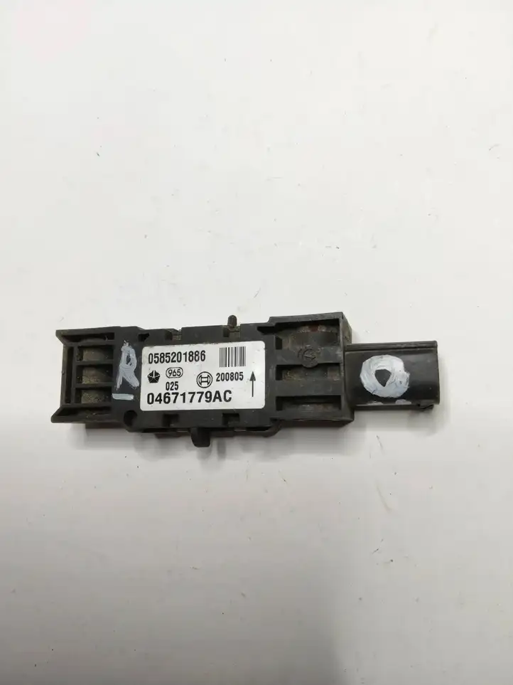 Jeep Cherokee (2007 - 2013) 04671779AC Датчик удара SRS — фото 1