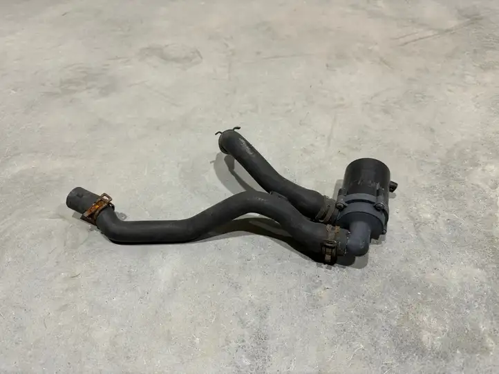 Volkswagen Touran I (2003 - 2010) 90203764A Циркуляционный насос Webasto — фото 1
