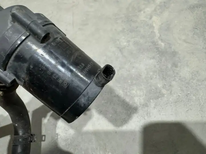 Volkswagen Touran I (2003 - 2010) 90203764A Циркуляционный насос Webasto — фото 4