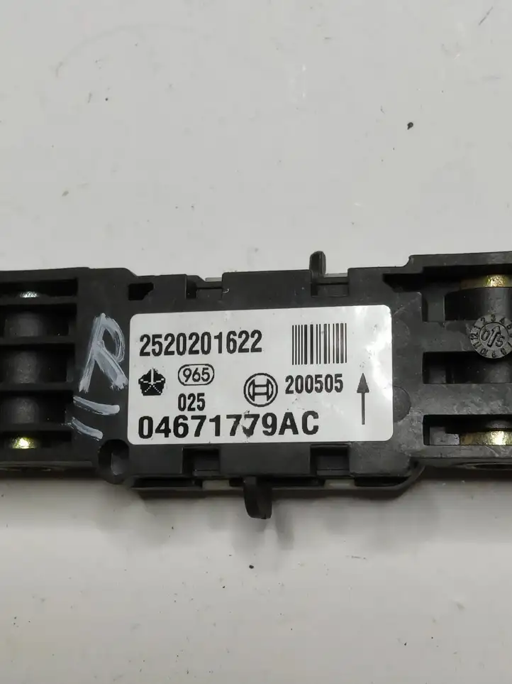 Jeep Cherokee (2007 - 2013) 04671779AC Датчик удара SRS — фото 4