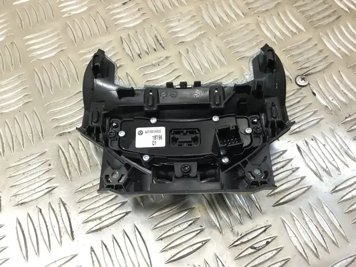 Mercedes-Benz E W238 (2017 - ) A2388208600 Кнопка управления крышей — фото 5