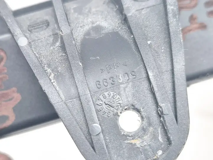 Audi A4 S4 B7 8E 8H (2004 - 2009) 663309 Внутренняя ручка двери багажника — фото 6