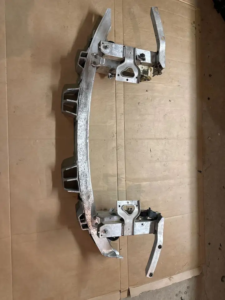 BMW M6 F06/F12/F13 (2012 - 2018) 101190260E Передняя балка бампера — фото 1