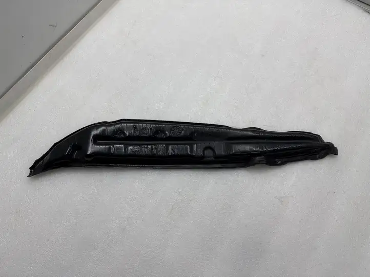 Tesla Model S (2012 - 2016) 105042000A Абсорбер крыла — фото 2