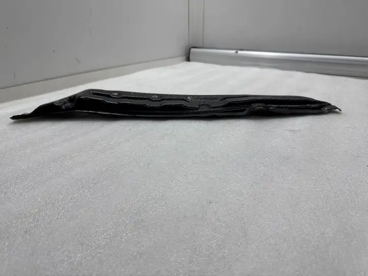 Tesla Model S (2012 - 2016) 105042000A Абсорбер крыла — фото 3