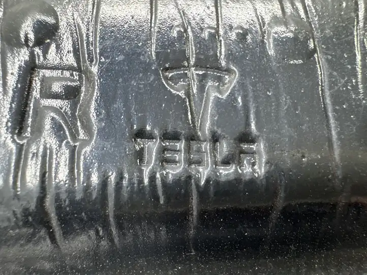 Tesla Model S (2012 - 2016) 105042000A Абсорбер крыла — фото 5