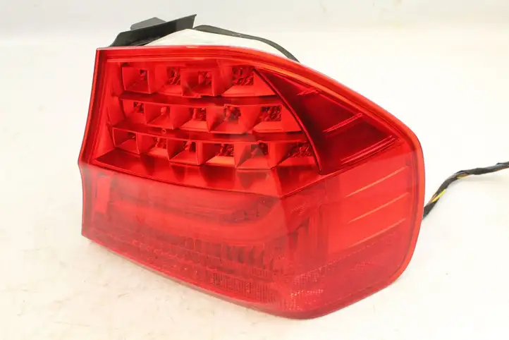 BMW 3 E90 E91 (2005 - 2012) 7289429 Задний фонарь в кузове — фото 5