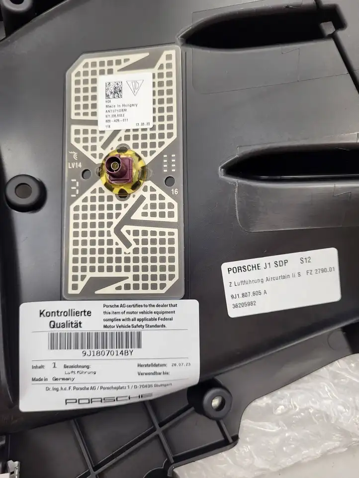 Porsche Taycan 9J1 (2019 - ) 9J1807014BY Воздуховод охлаждения тормозов — фото 4
