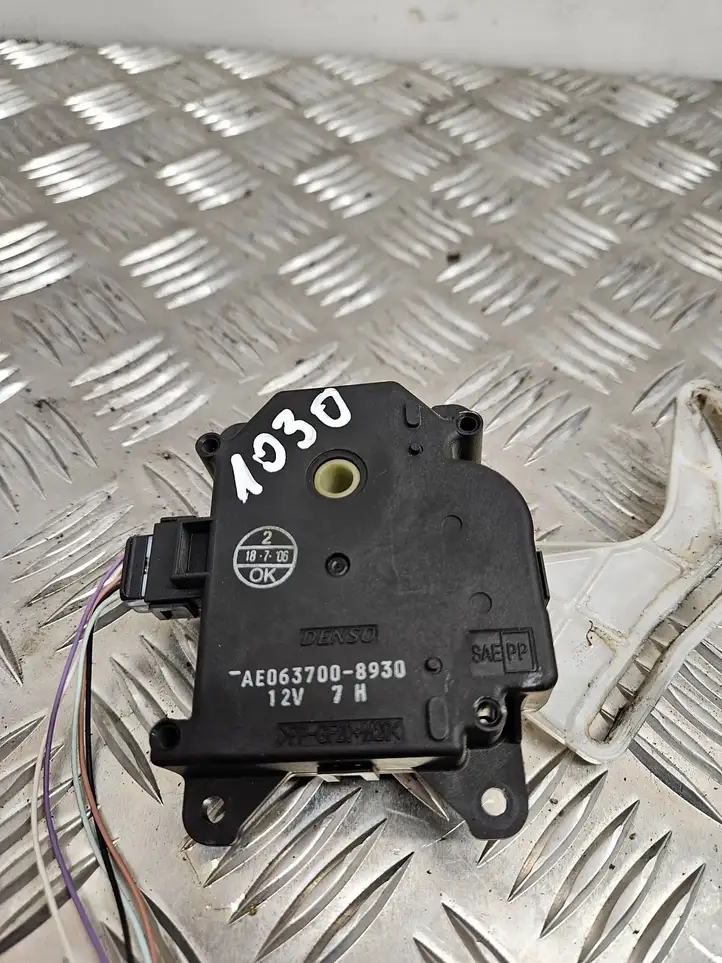 Toyota Corolla Verso AR10 (2004 - 2009) AE0637008930 Двигатель задвижки потока воздуха — фото 4