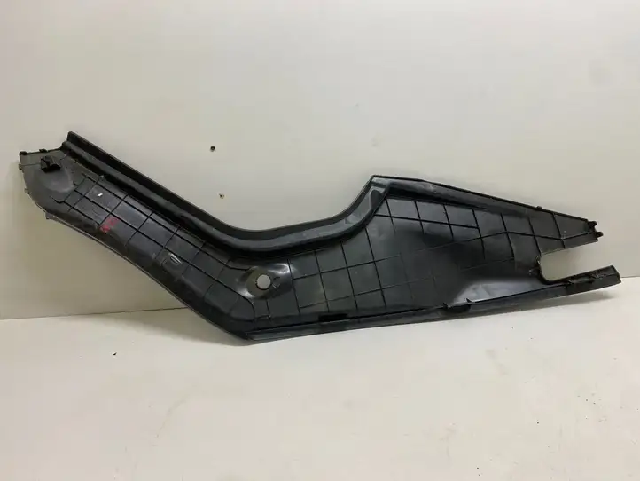 Tesla Model S (2016 - 2021) 100632800D Обшивка бардачка — фото 2