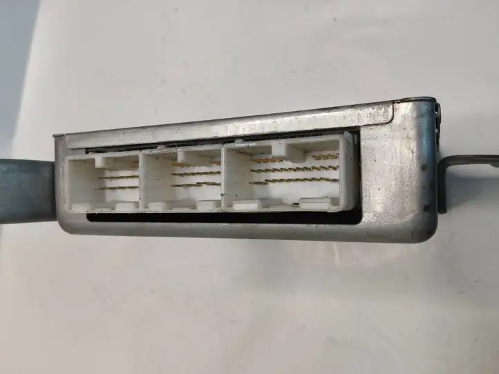 Toyota Land Cruiser (J120) (2002 - 2009) 8929360030 Прочие блоки управления — фото 2