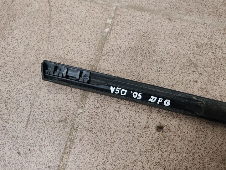 Volvo V50 (2004 - 2008) Накладка стекла задней двери — фото 3