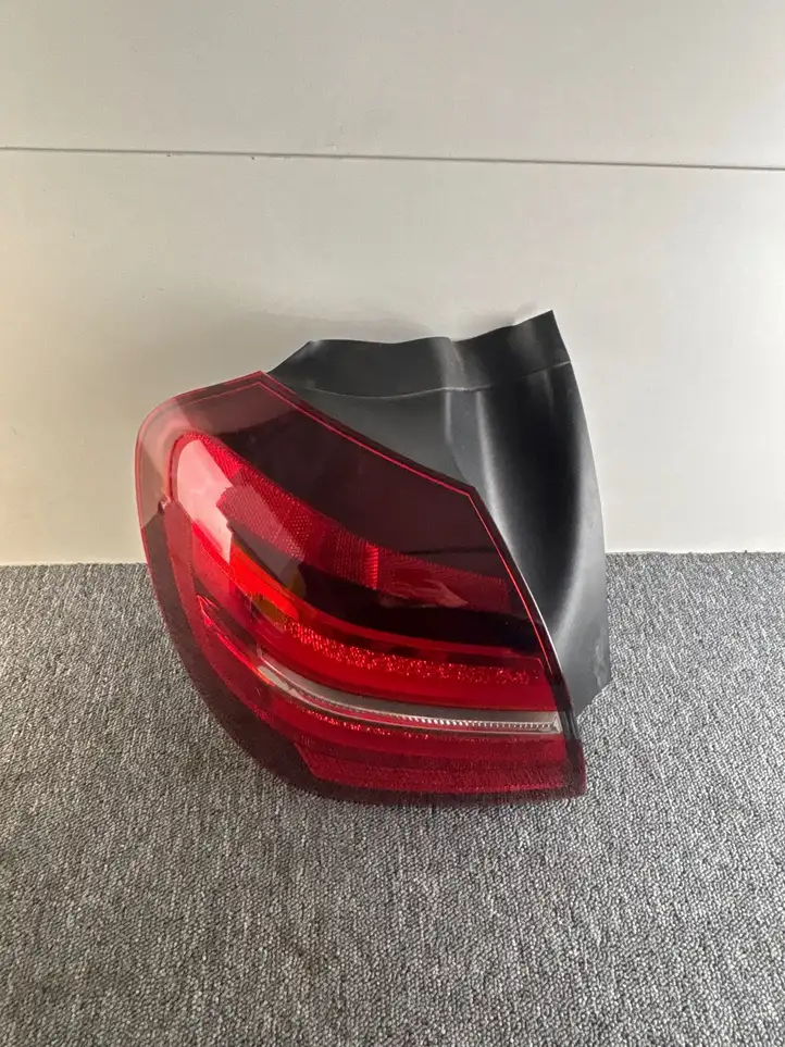 Mercedes-Benz GLA W156 (2013 - 2017) A1569068500 Задний фонарь в кузове — фото 1