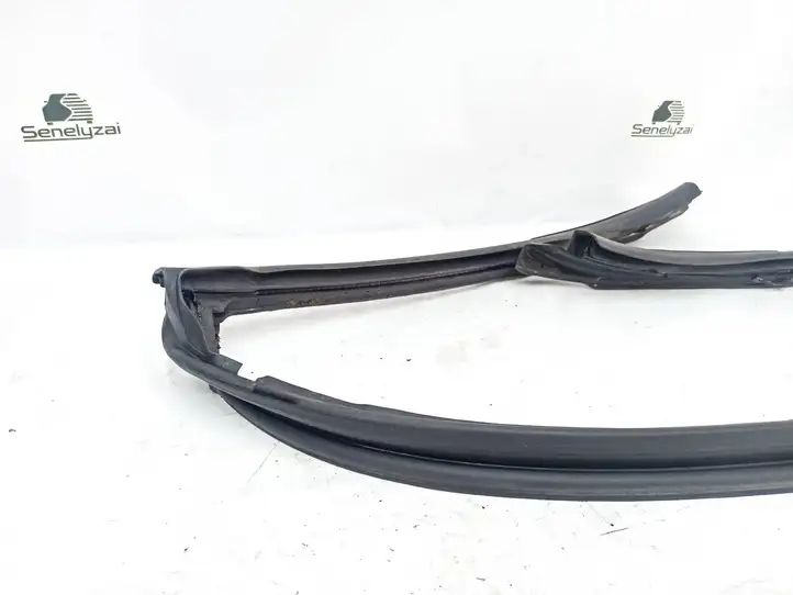 Mercedes-Benz SLK R171 (2005 - 2011) A1717200178 Уплотнитель стекла передней двери — фото 8